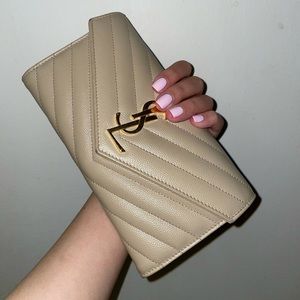 Pre Loved Authentic Saint Laurent Monogram Wallet